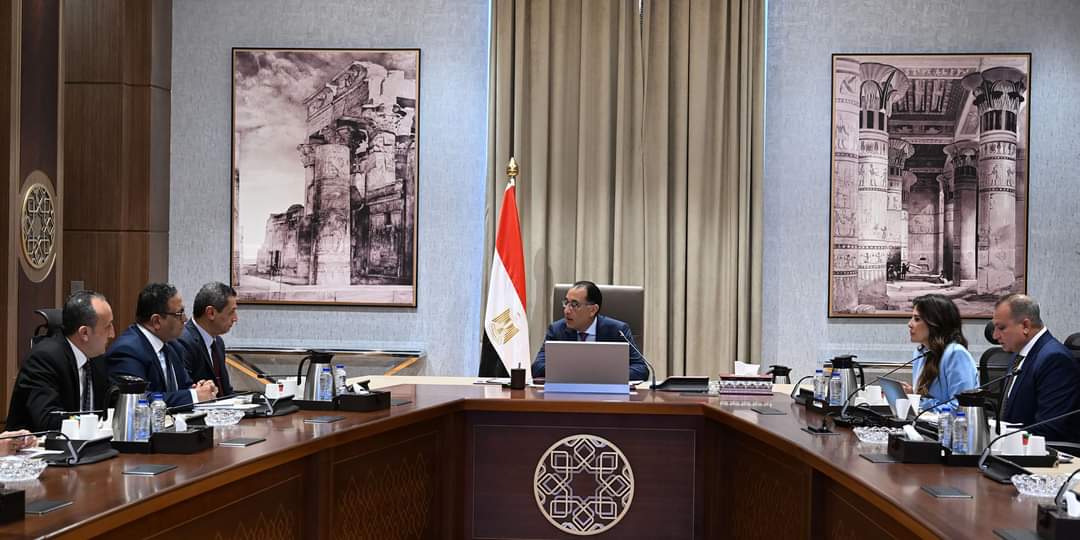 رئيس الوزراء يتابع موقف تنفيذ مشروع المبادرة الرئاسية لتطوير عواصم المحافظات بالسويس