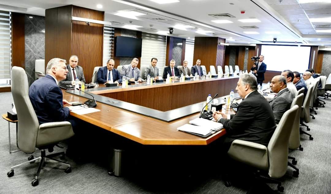 بدوى : لجنة استشارية لزيادة إنتاج الحقول وإدارة الخزانات البترولية