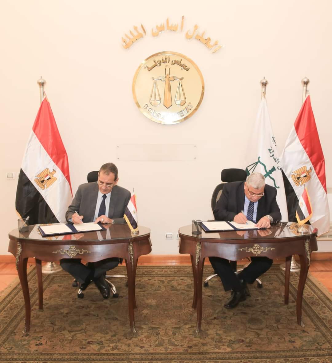 تنفيذ وإنتاج وتطوير كافة إصدارات مجلس الدولة طبقاً لأحدث المقاييس العالمية