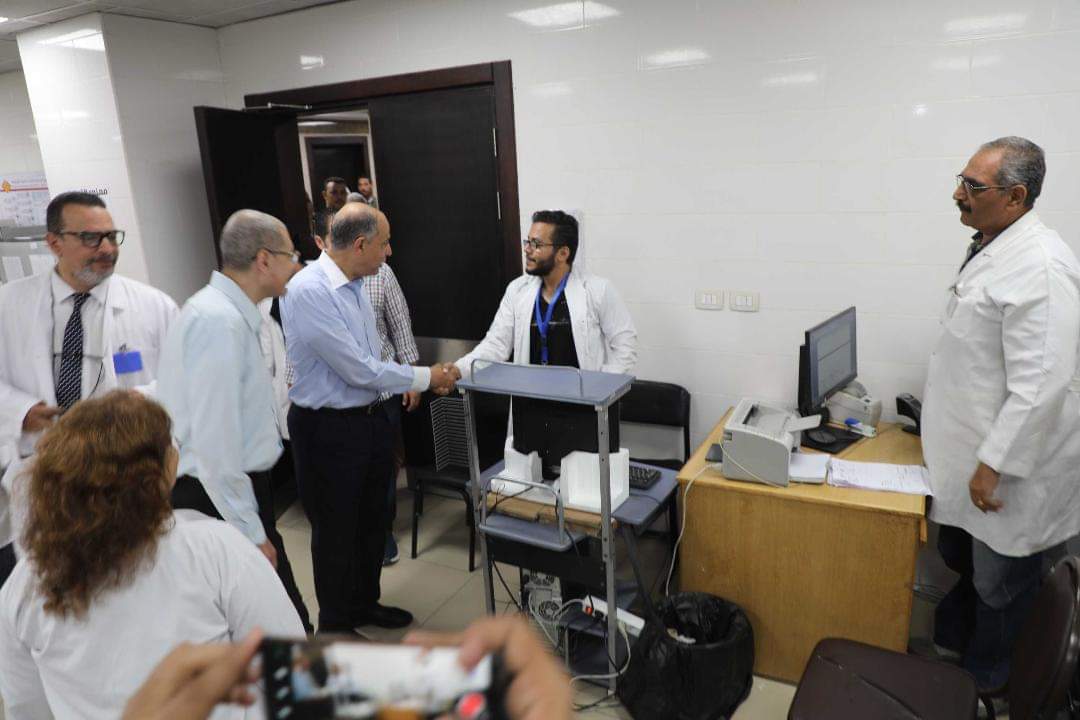 محافظ المنيا يشيد بالطاقم الطبى والتمريض داخل مركز الأورام