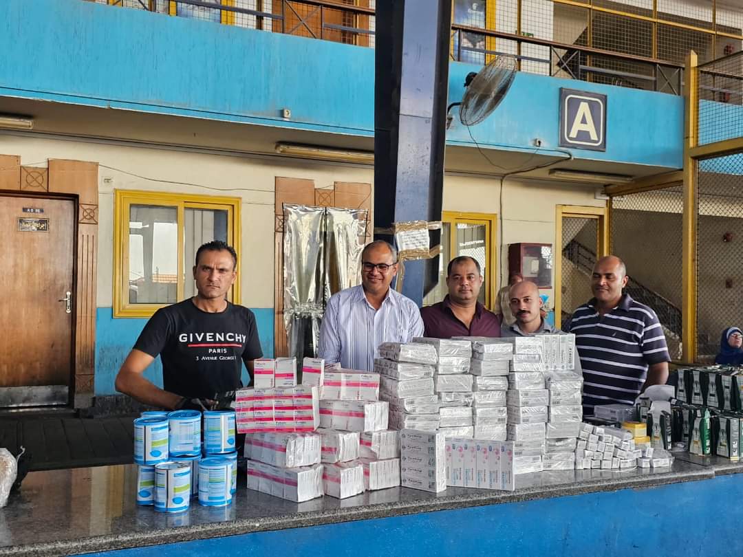جمارك مطار القاهرة تحبط محاولة تهريب أدوية وألبان أطفال
