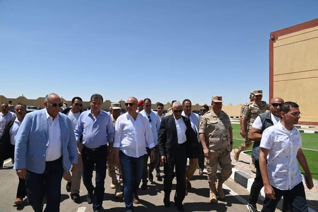 وزير الزراعة: تنمية شبه جزيرة سيناء آمن قومى وغذائى - الخبر لايف