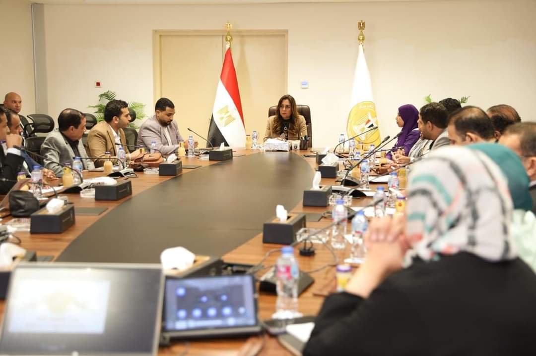 وزير التنمية المحلية : الدولة جادة فى حل مشكلة المصانع المتعثرة ودعم قطاع الصناعة