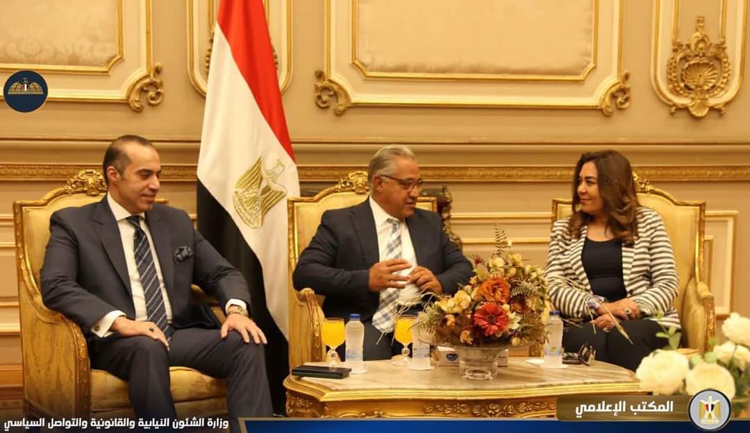 وزير الشئون النيابية ووزيرة التنمية المحلية يناقشان أولويات المواطنين