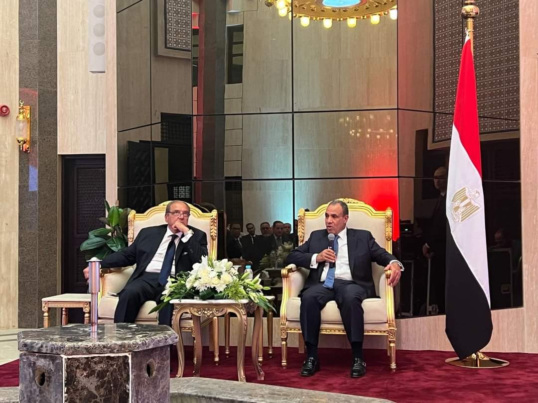 وزير الخارجية يعقد لقاءاً مع رموز الجالية المصرية وبعض المستثمرين المصريين فى السعودية