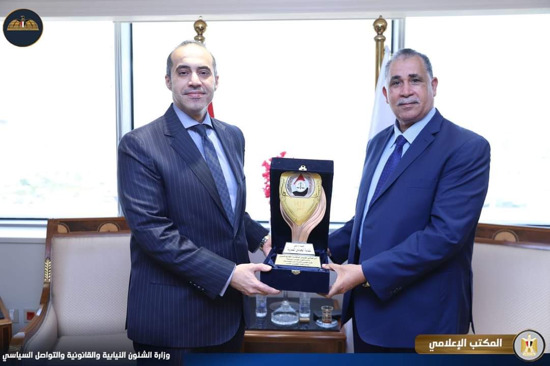 وزير الشئون النيابية والقانونية : تعزيز قنوات التواصل مع المحامين