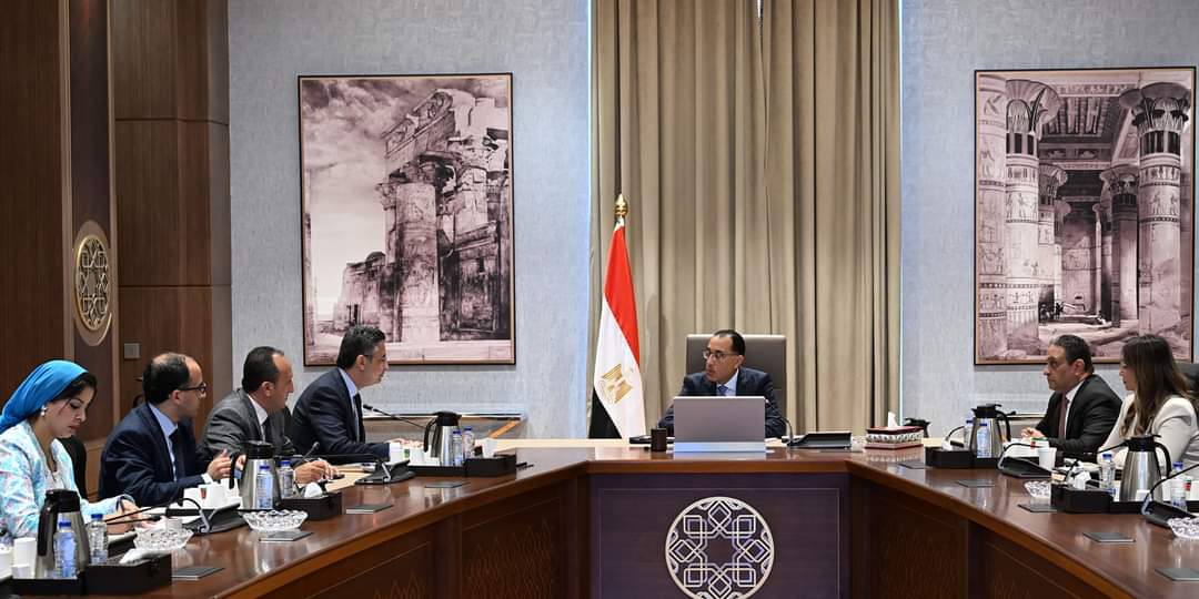 مدبولى لوزير التموين : التصدى لأى ارتفاعات غير مبررة خاصة فى أسعار السلع الإستراتيجية