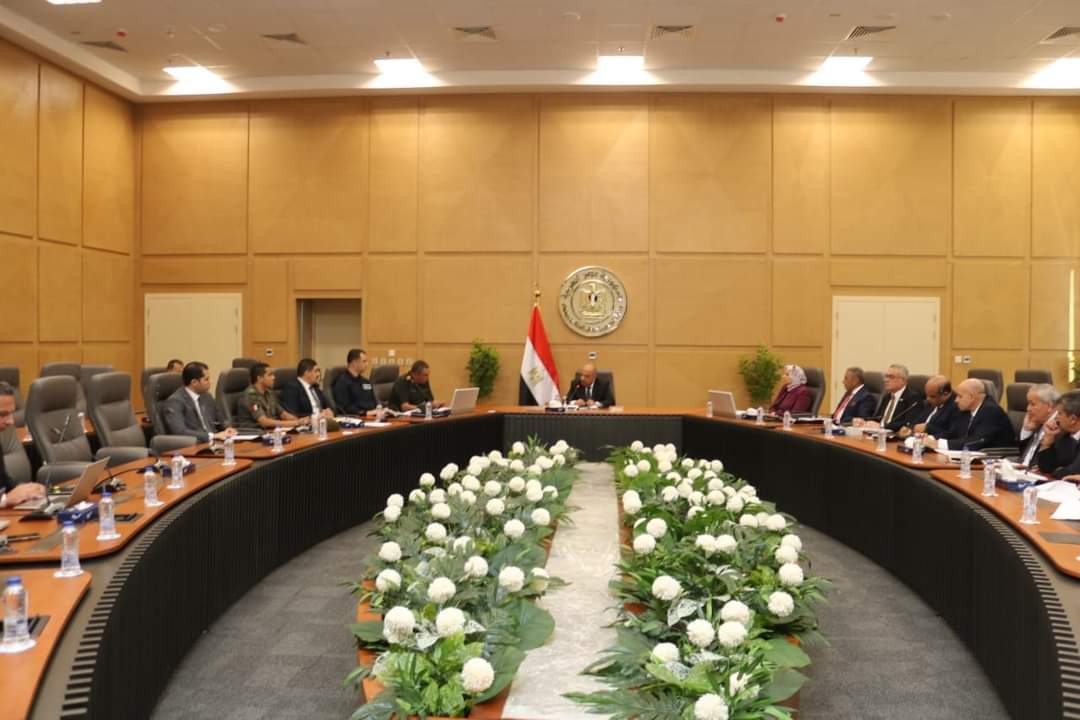 وزير الكهرباء : إنهاء أعمال مشروع خط الربط الكهربائى المصرى السعودى مطلع الصيف المقبل 