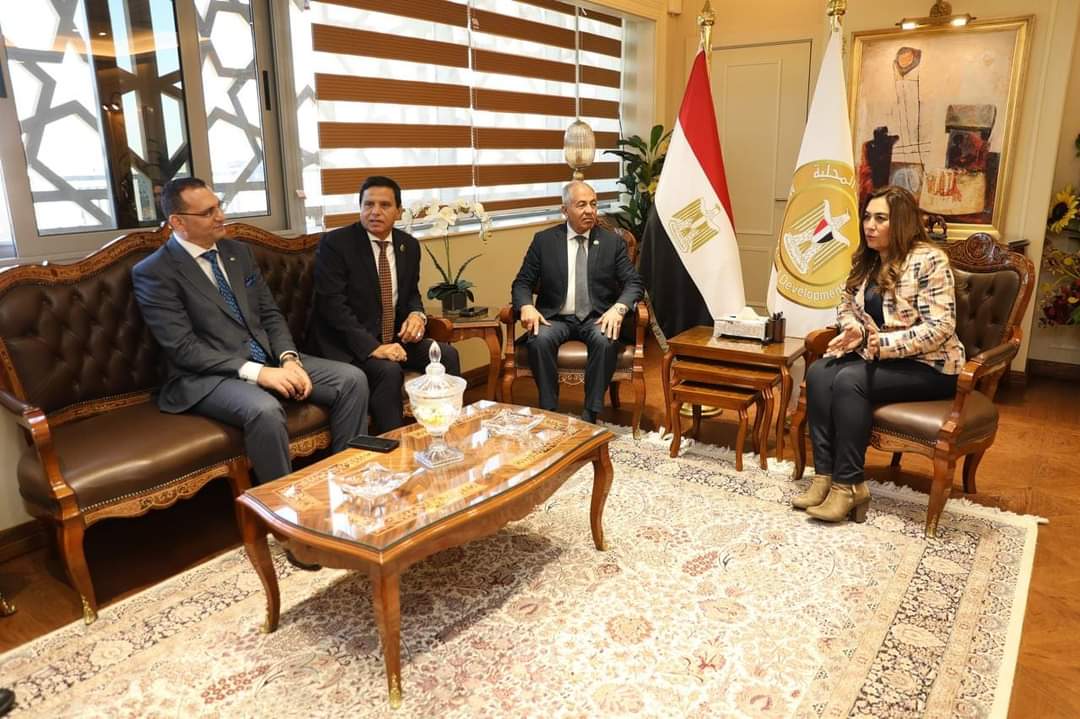 وزيرة التنمية المحلية تستقبل وفد من الهيئة العليا لحزب "حماة الوطن"