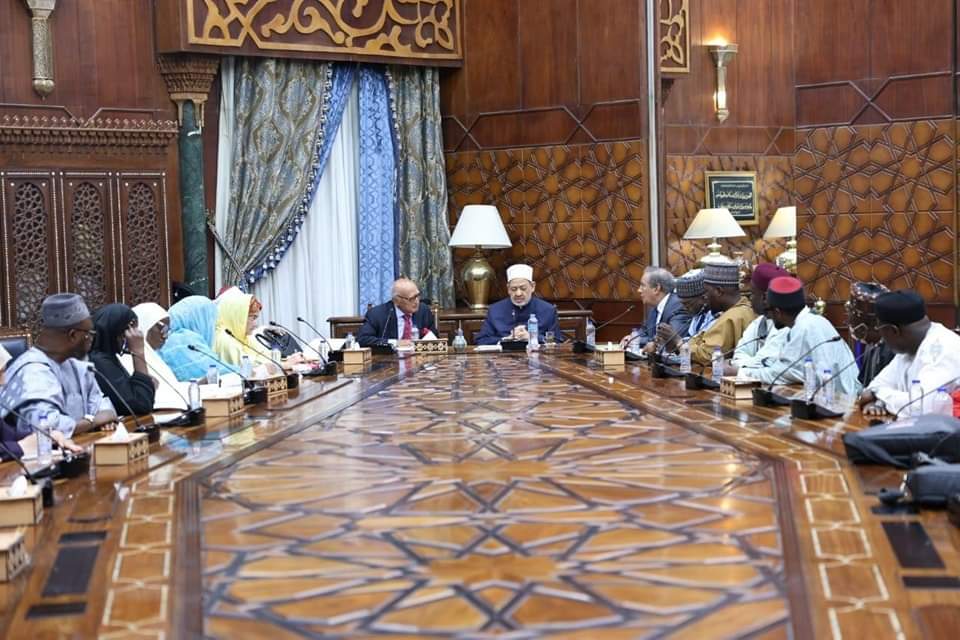 الإمام الأكبر يدعو المجامع الفقهية إلى ثورة على فقه العادات والتقاليد لظلمه المرأة باسم الشريعة