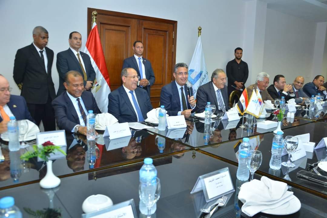 وزير التموين يلتقى رئيس الإتحاد العام للغرف التجارية