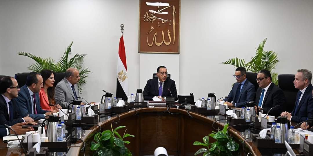 رئيس الوزراء يستعرض خطط ومشروعات "أكوا باور" السعودية فى قطاع الطاقة وتحلية المياه