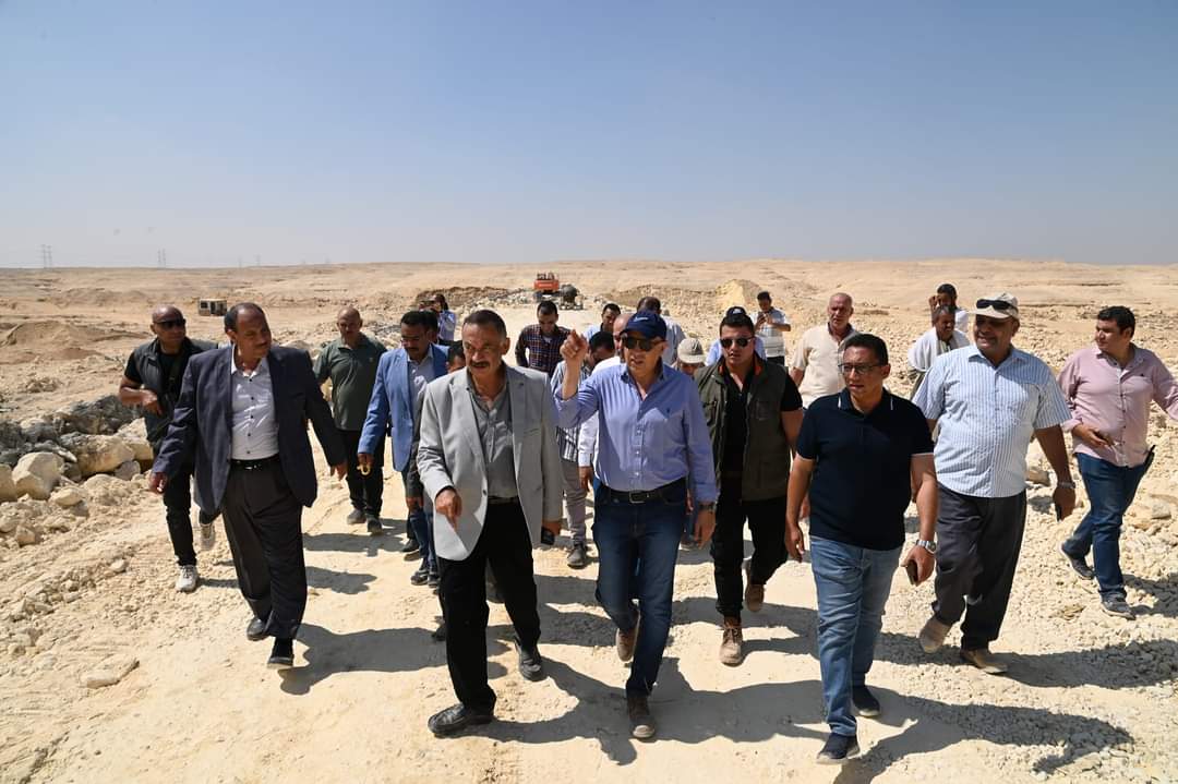 وزير الرى يتفقد حالة منشآت ومخرات السيول فى بنى سويف