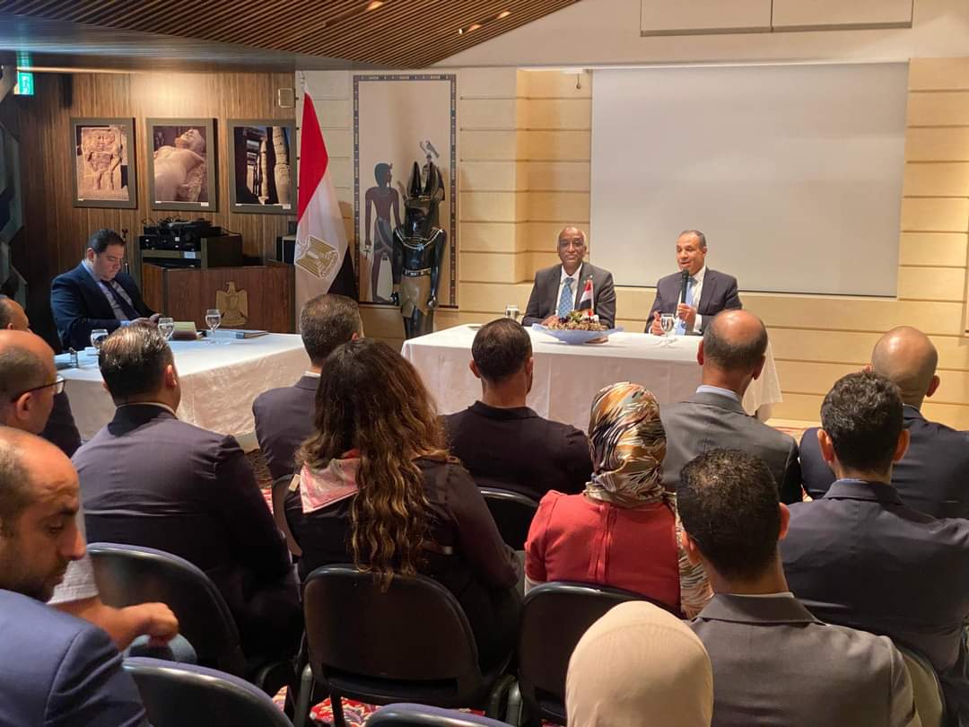 وزير الخارجية والهجرة يلتقى برموز الجالية المصرية فى طوكيو