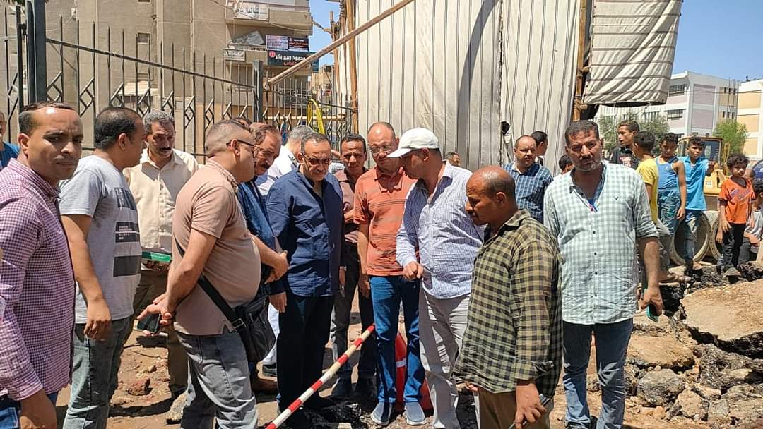 محافظ أسيوط: جار إصلاح كسر خط محطة "البركة".. وفتح حديقة "الفردوس"لتوفير المياه للأهالى