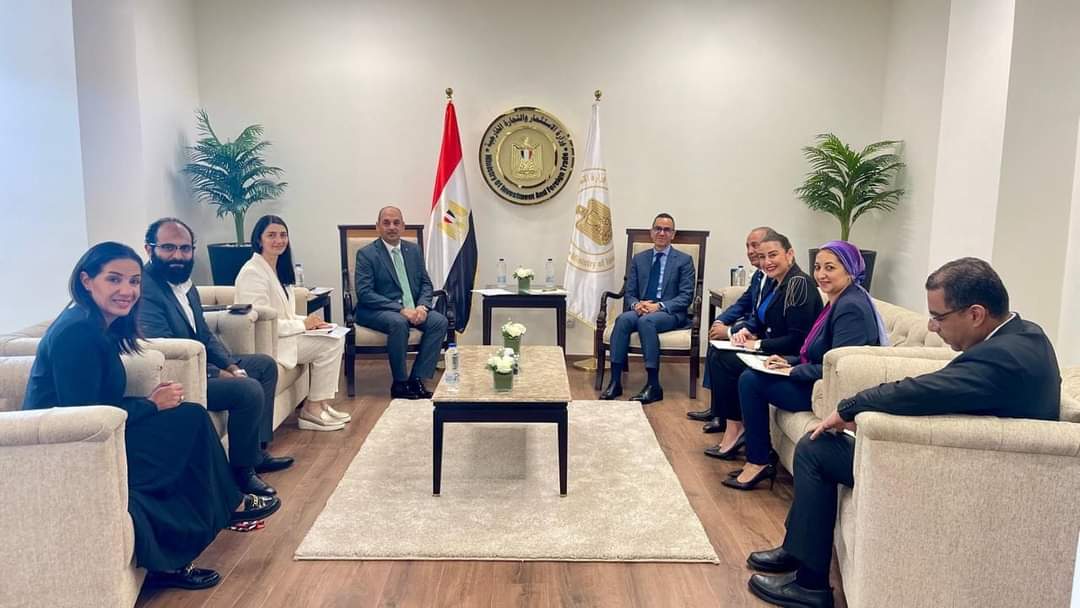 وزير الإستثمار والتجارة الخارجية يلتقي وفد مجموعة كرافت هاينز العالمية