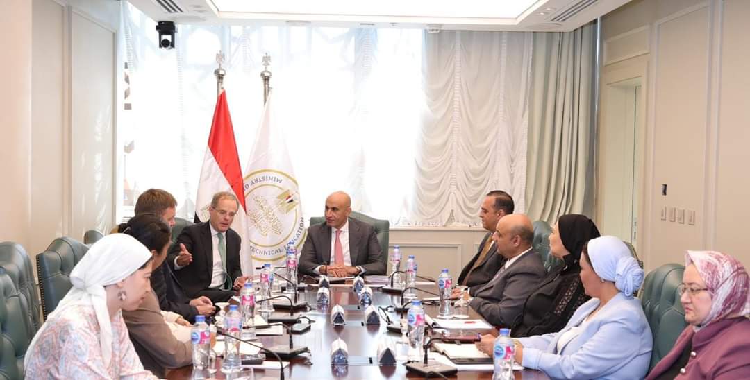 وزير التعليم يبحث مع السفير البريطانى بالقاهرة مجالات التعاون المشتركة