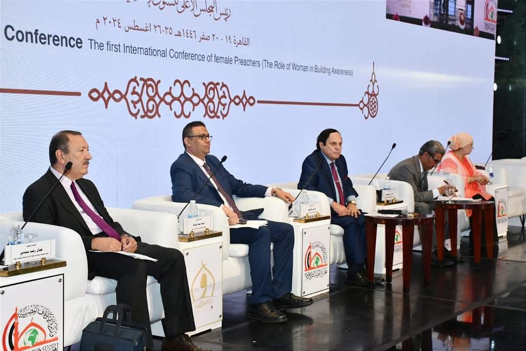 أمين الجامعات الإسلامية: المرأة مشاركة للرجل فى بناء الحضارة والعمران