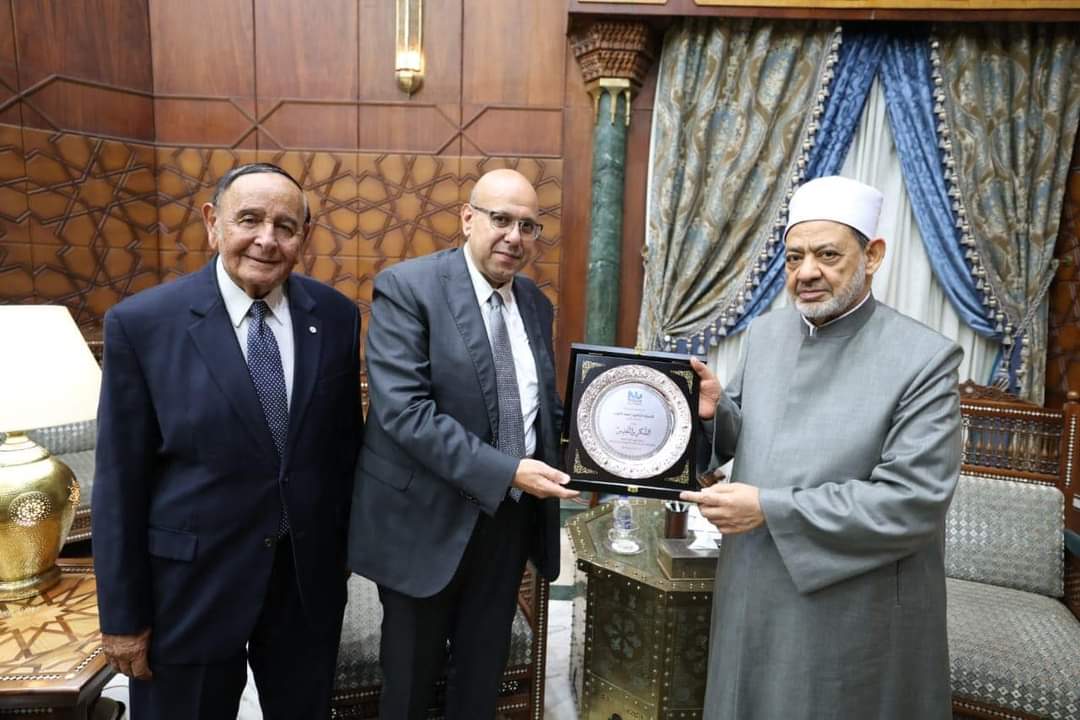 شيخ الأزهر يدعو إلى إعادة النظر بشكل دقيق ومدروس فى الأنظمة التعليميَّة