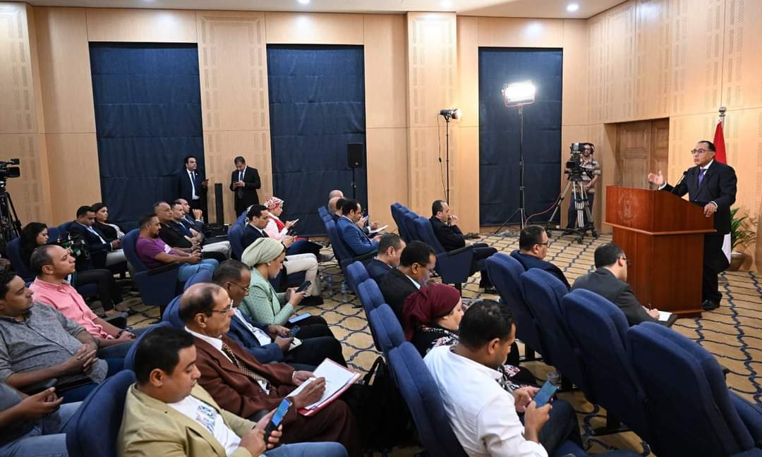 رئيس الوزراء: ملف الطاقة الجديدة والمتجددة.. شغل الحكومة الشاغل