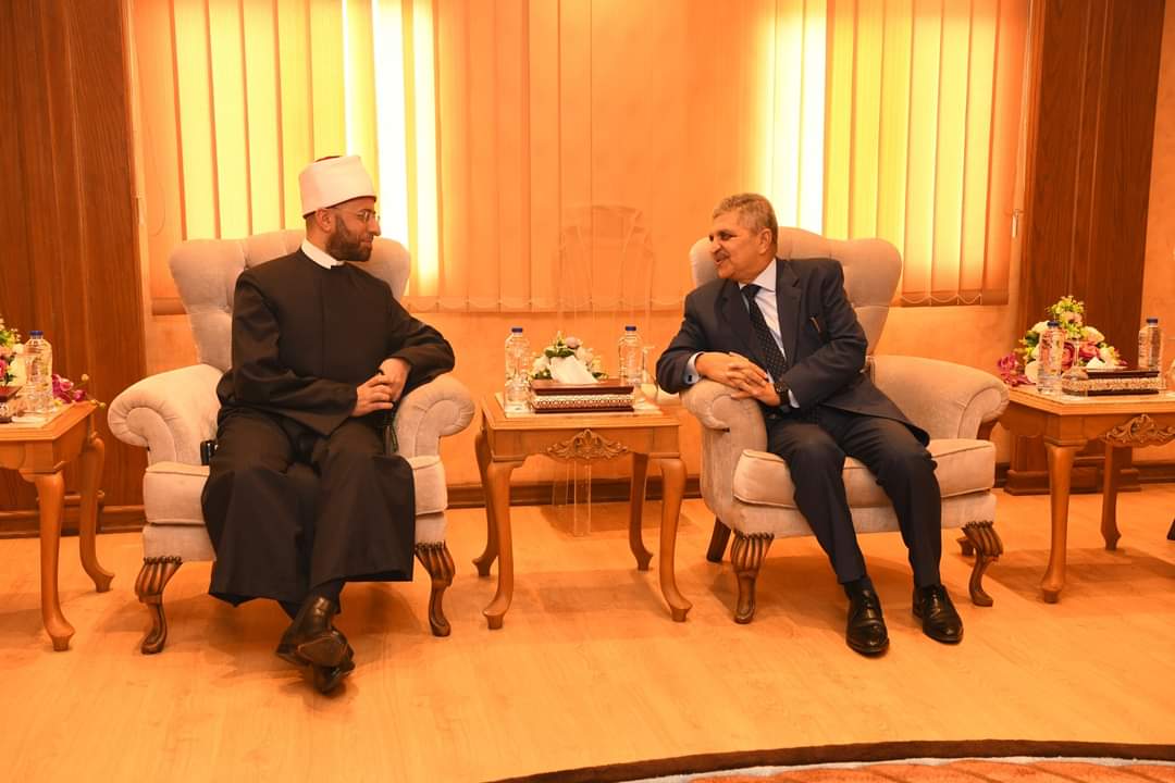 وزير الأوقاف: قناة السويس تمثل رمزًا وأيقونة إنجاز