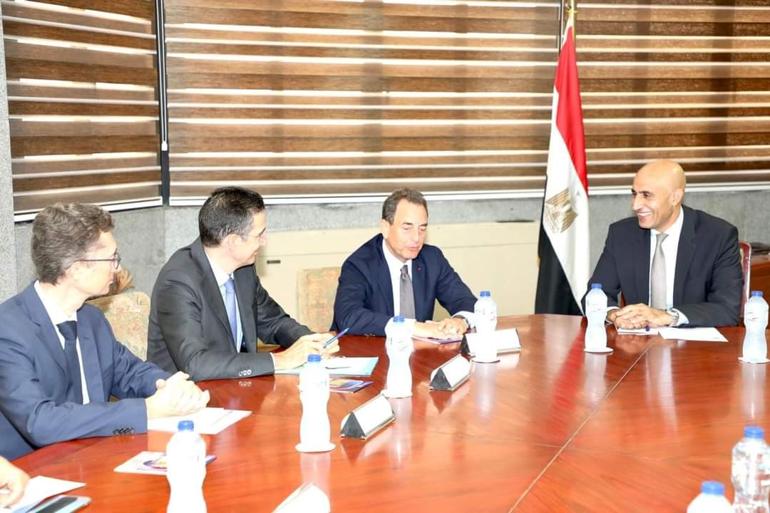وزير التربية يبحث مع السفير الفرنسى بالقاهرة تعزيز أوجه التعاون فى التعليم قبل الجامعى