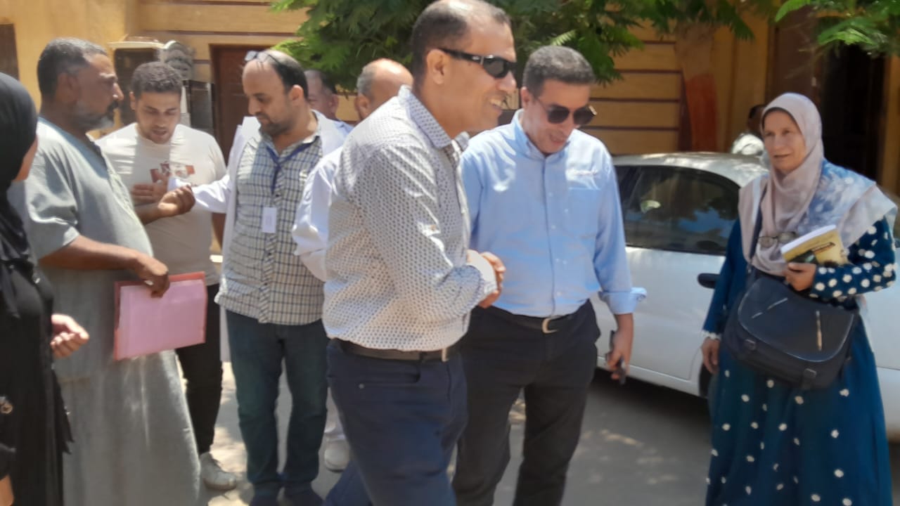 وكيل الوزارة بالبحيرة .. يتابع عمل فِرَق مبادرة «١٠٠ يوم صحة» بمستشفى ايتاى البارود
