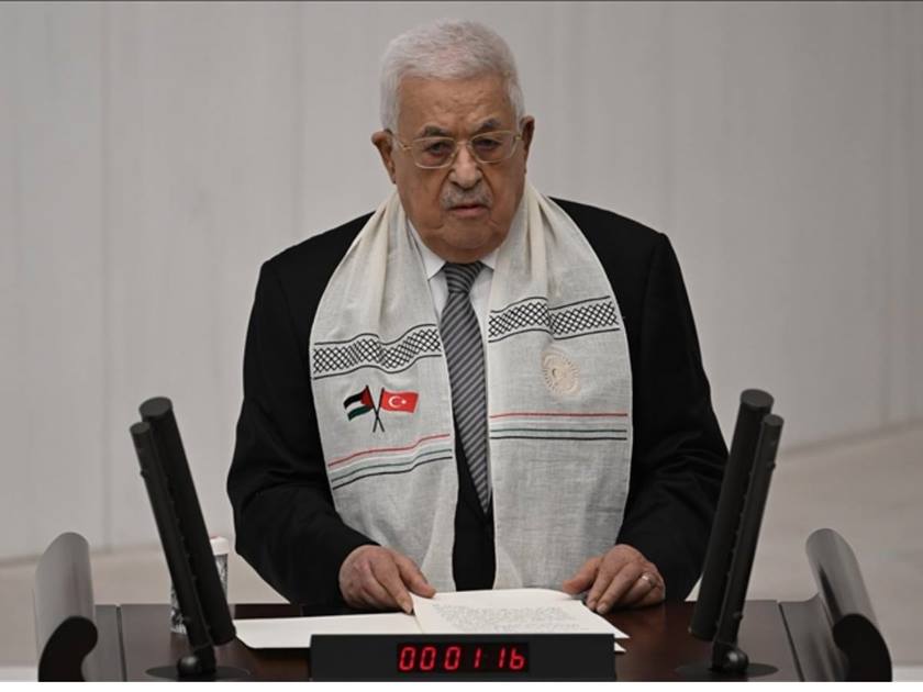 الرئيس الفلسطيني يعلن عزمه التوجه مع القيادة الفلسطينية .. إلى قطاع غزة
