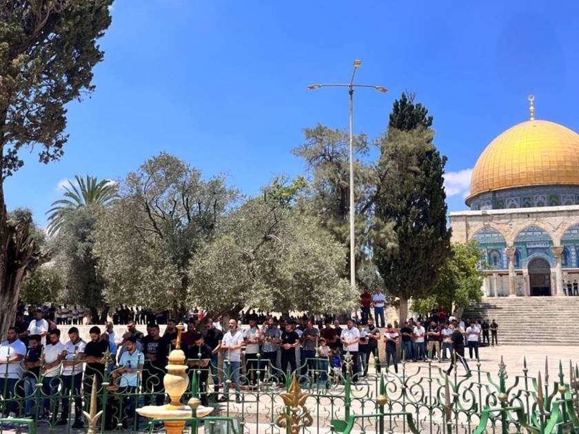 40 ألف فلسطيني .. أدوا صلاة الجمعة في رحاب المسجد الأقصى