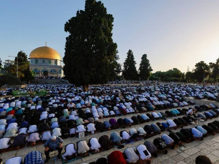 30 ألف فلسطيني .. أدوا صلاة الجمعة في المسجد الأقصى