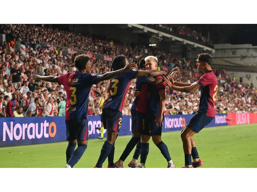 برشلونة يتمسك بالصدارة أمام بلد الوليد .. وريال مدريد يواجه بيتيس