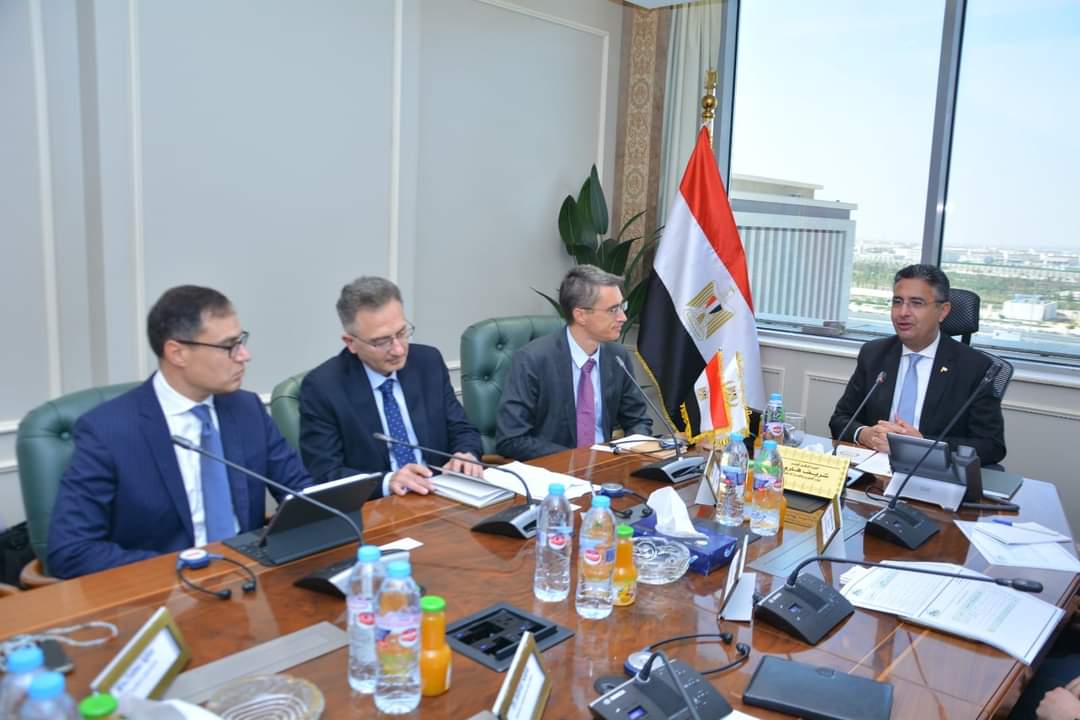 وزير التموين يتابع مع وفد من البنك الدولى مستجدات مشروع زيادة السعات التخزينية لصوامع الحبوب