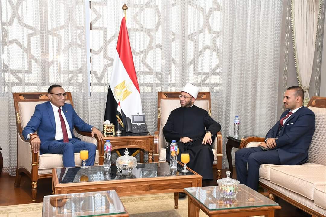 وزير الأوقاف يبحث مع عميد كلية اللغة العربية بالأزهر سبل التعاون لتدريب الأئمة