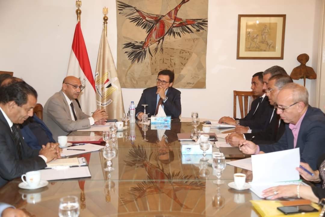 وزير الثقافة يناقش استعدادات إطلاق مشروع "بداية جديدة لبناء الإنسان"
