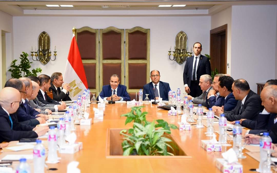 وزير الخارجية يلتقى مع رؤساء الهيئات الإعلامية ورؤساء تحرير ومجالس إدارات الصحف القومية والخاصة