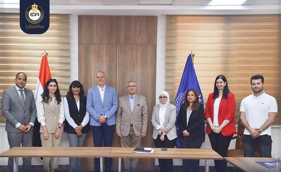 هيئة الدواء تبحث مع وفد شركة IQVIA خطة إجراء التجارب السريرية بمصر