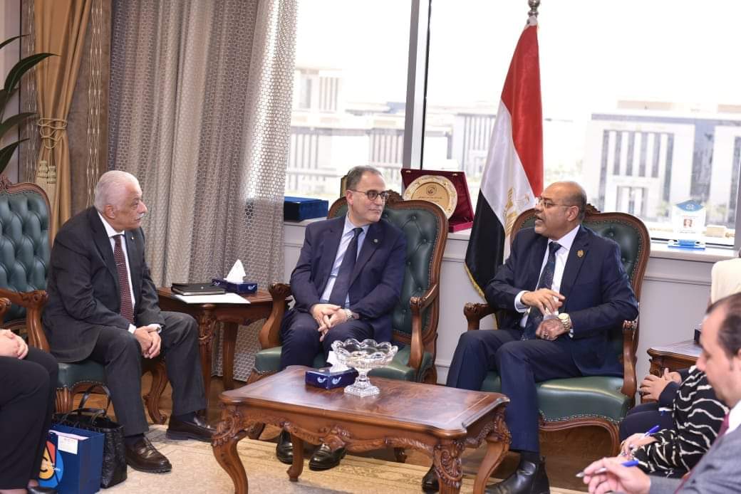 وزير العمل : بروتوكول مع "الجامعة الأمريكية" لتدريب ذوى الإعاقة 