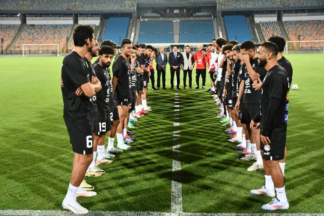 وزير الشباب يشهد مران المنتخب الوطنى قبل مواجهة الرأس الأخضر فى تصفيات الأمم الأفريقية