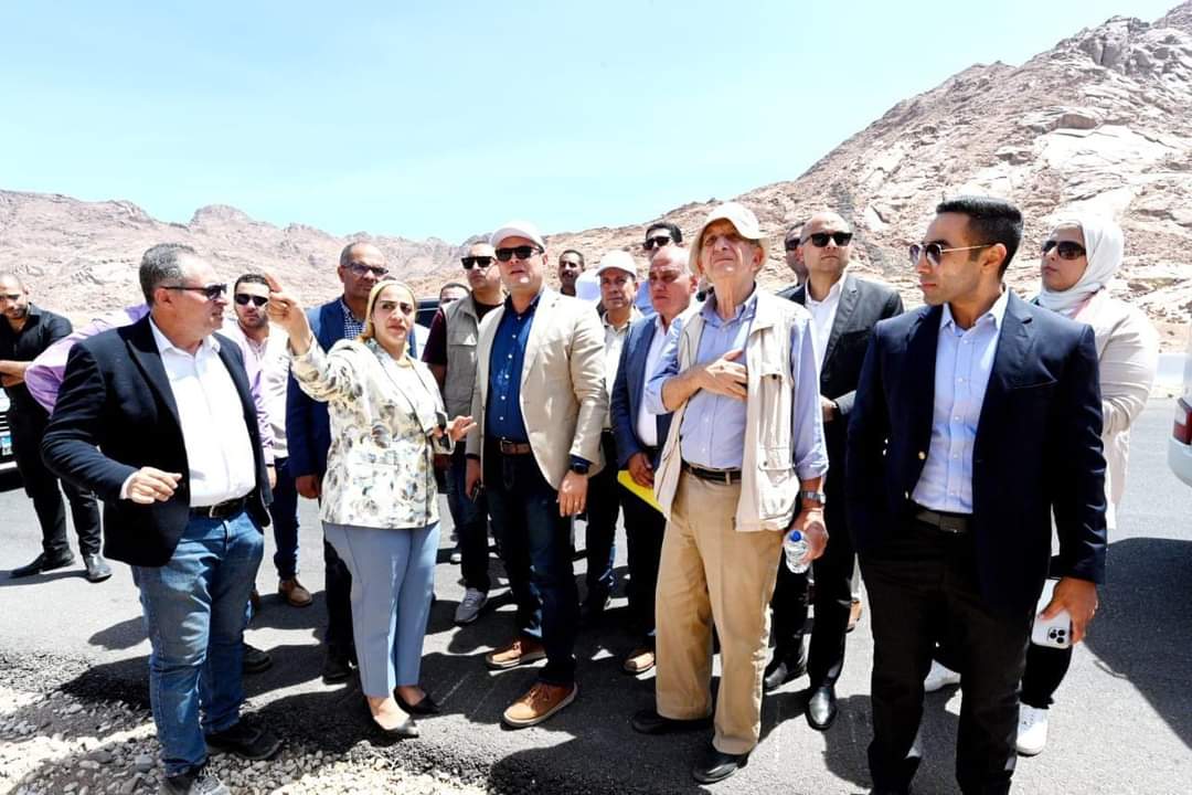 وزير الإسكان يتفقد الأعمال بمنطقة الزيتونة أحد مكونات مشروع تطوير موقع التجلى الأعظم 