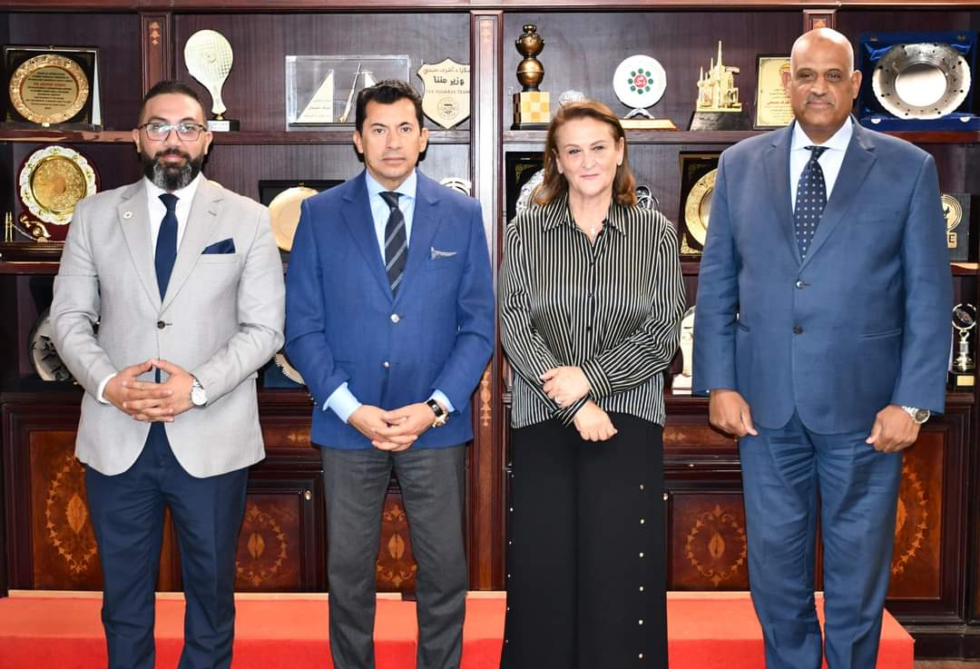 وزير الشباب والرياضة يثمن التعاون مع مؤسسة مودة
