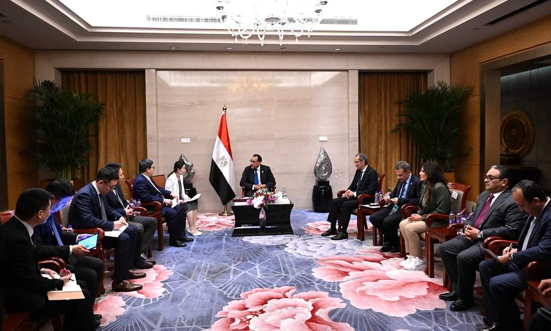 رئيس الوزراء يلتقى رئيس شركة " زد تي إي" الصينية الرائدة فى الاتصالات وتقنية المعلومات