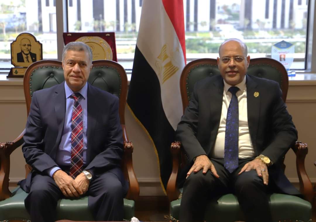 وزير العمل يبحث مع نائب رئيس مجلس إدارة مجموعة العربى توفير فرص العمل والتدريب المهنى