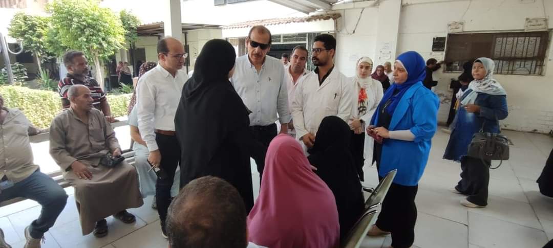 قنديل يتفقد مركزى طب أسرة وعيادة تأمين صحى بالقليوبية