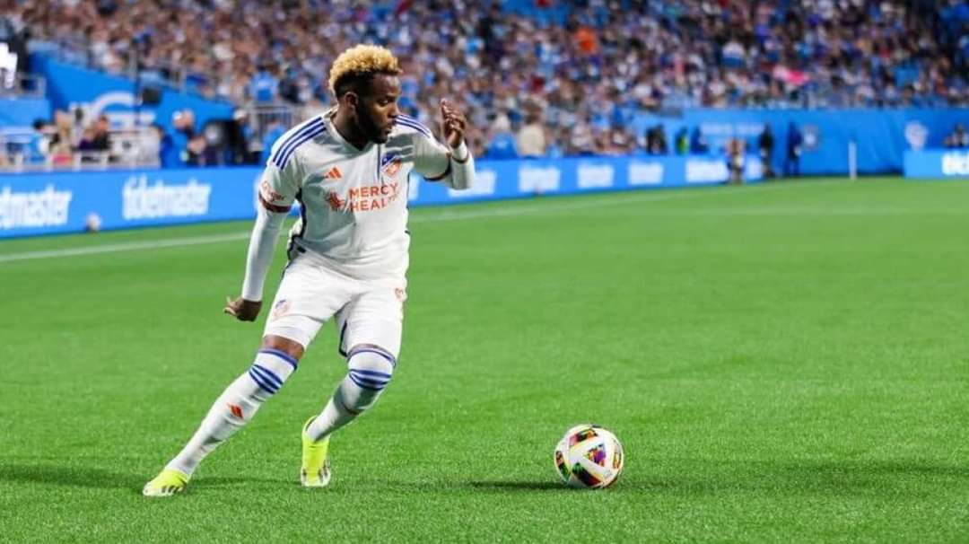 الزمالك يعلن توقيع الجابونى "بوبيندزا".. ووصول بطاقته الدولية