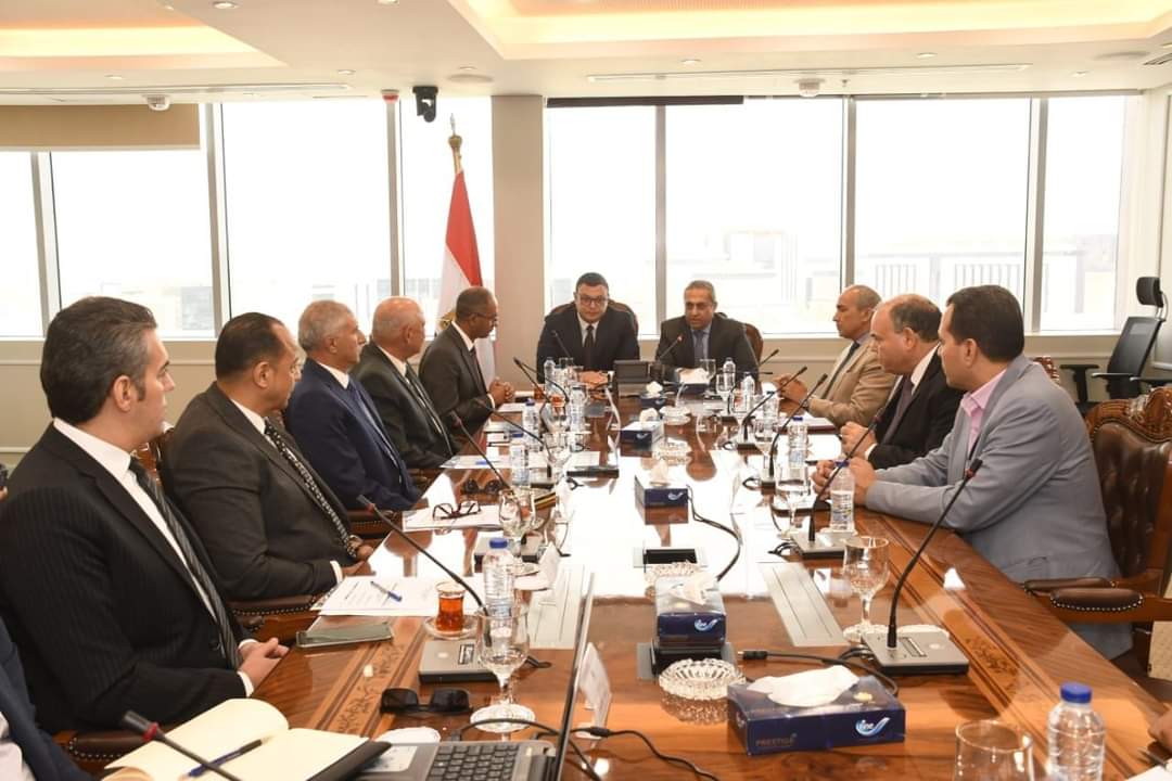 الشربينى وعباس  يتابعان موقف منظومة مياه الشرب والصرف الصحى بالعاصمة الإدارية الجديدة 