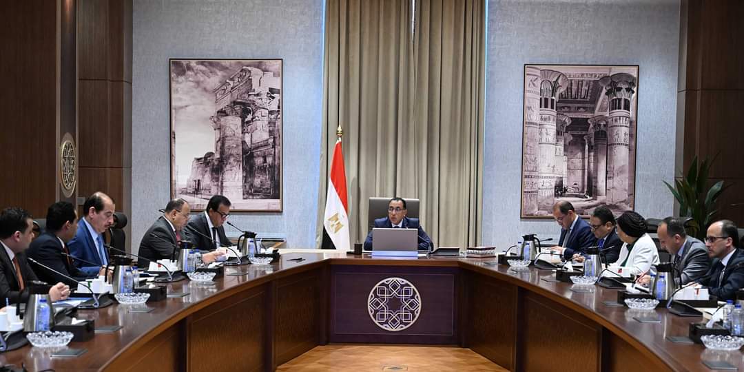 رئيس الوزراء يتابع الموقف التنفيذى والمالى للخدمات الصحية