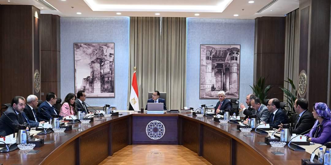 رئيس الوزراء يستعرض مخطط تطوير مستشفيات "قصر العينى"