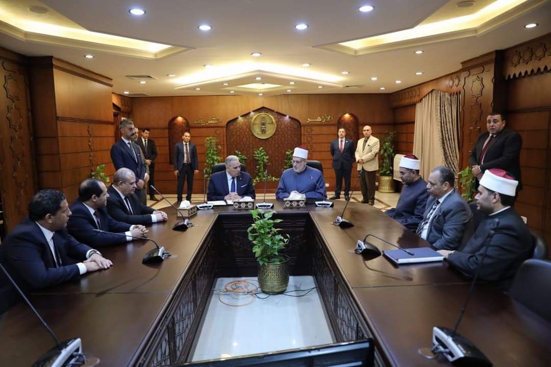 وكيل الأزهر ورئيس نادى القضاة يوقعان برتوكولا لإنشاء أروقة لتحفيظ القرآن