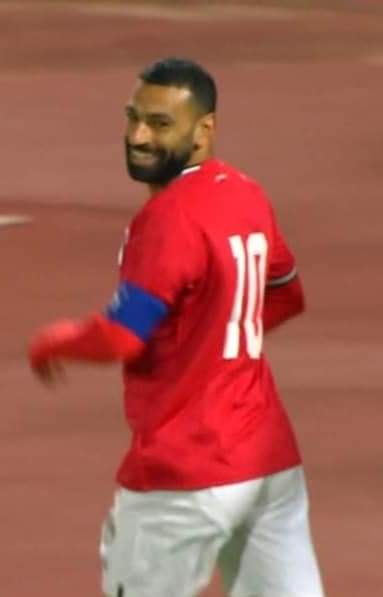 محمد صلاح يحرز الهدف الثالث