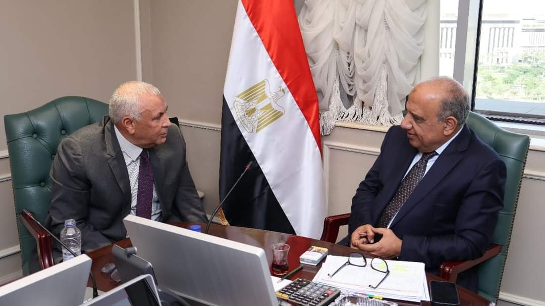 عصمت: حريصون على دعم خطط التنمية بالوادى الجديدوالطاقة الشمسية مصدر رئيسى للكهرباء 